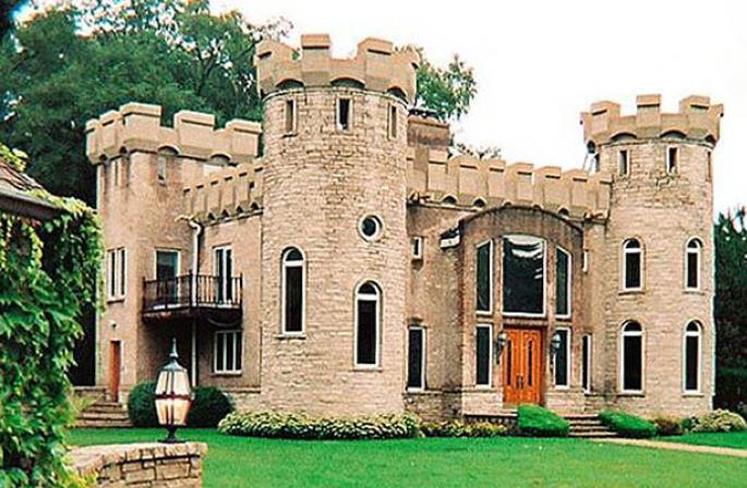 Castle style in architecture
